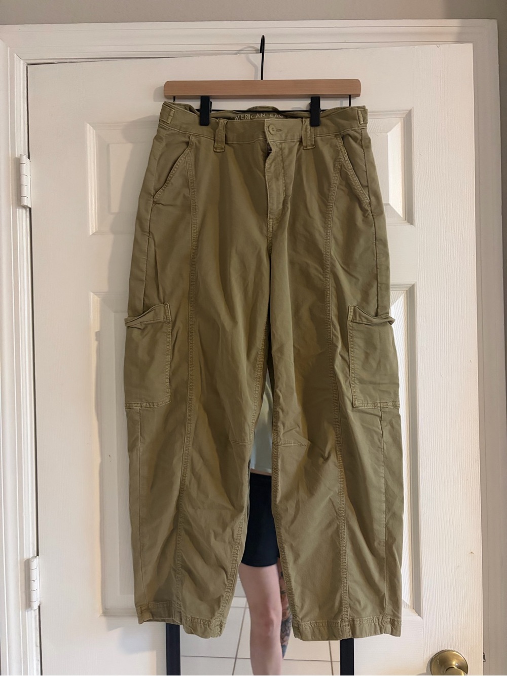 American Eagle Outfitters Olive Cargo Pants - Utility Style